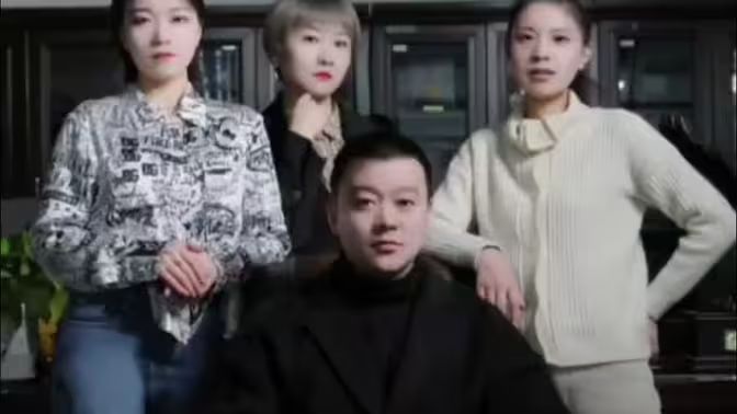 夏總，合租女孩太調(diào)皮（合租帥哥是總）(全集)